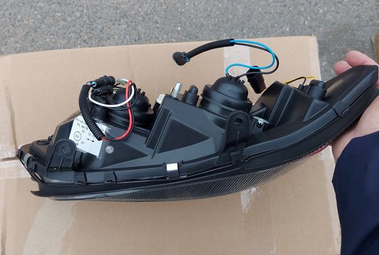 Передние фары daylight black для Opel Zafira A