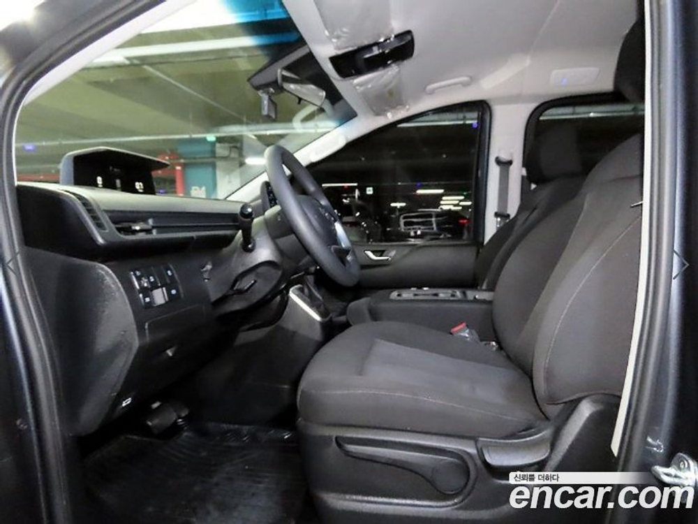 Hyundai Staria 4WD Tourer 11-и местный (04.2022)