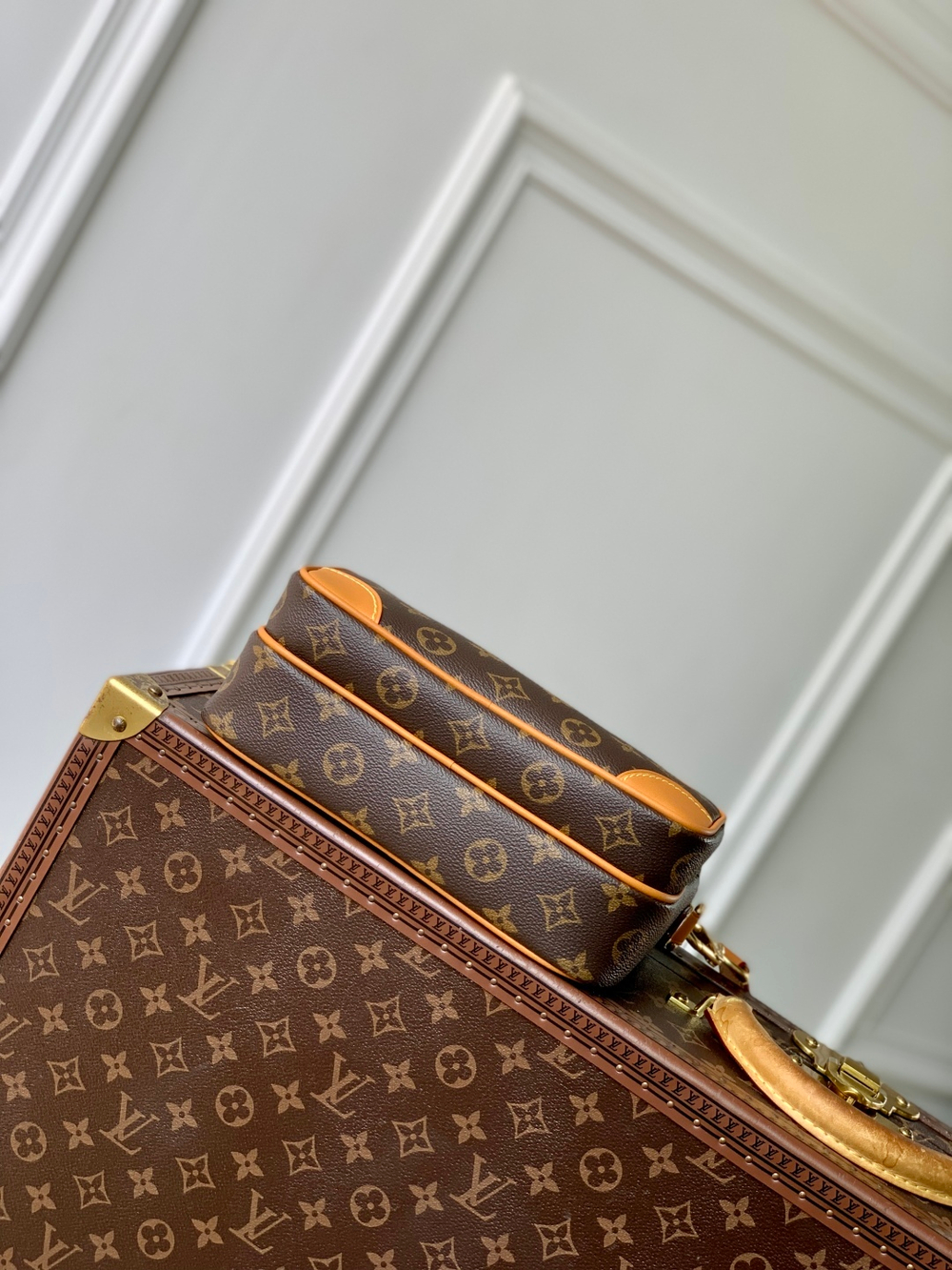 Louis Vuitton Nil Bag