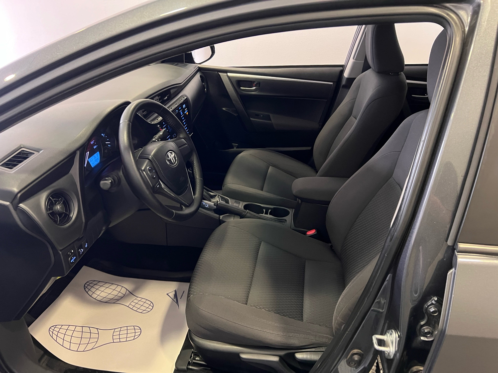 Toyota Corolla, 2018 год