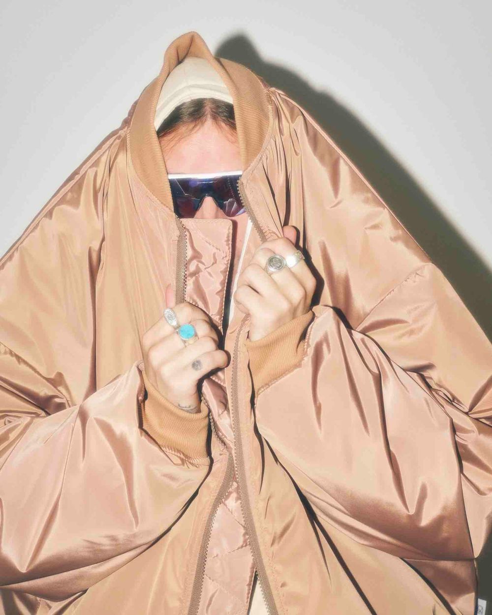 Бомбер One Two Basic макиато