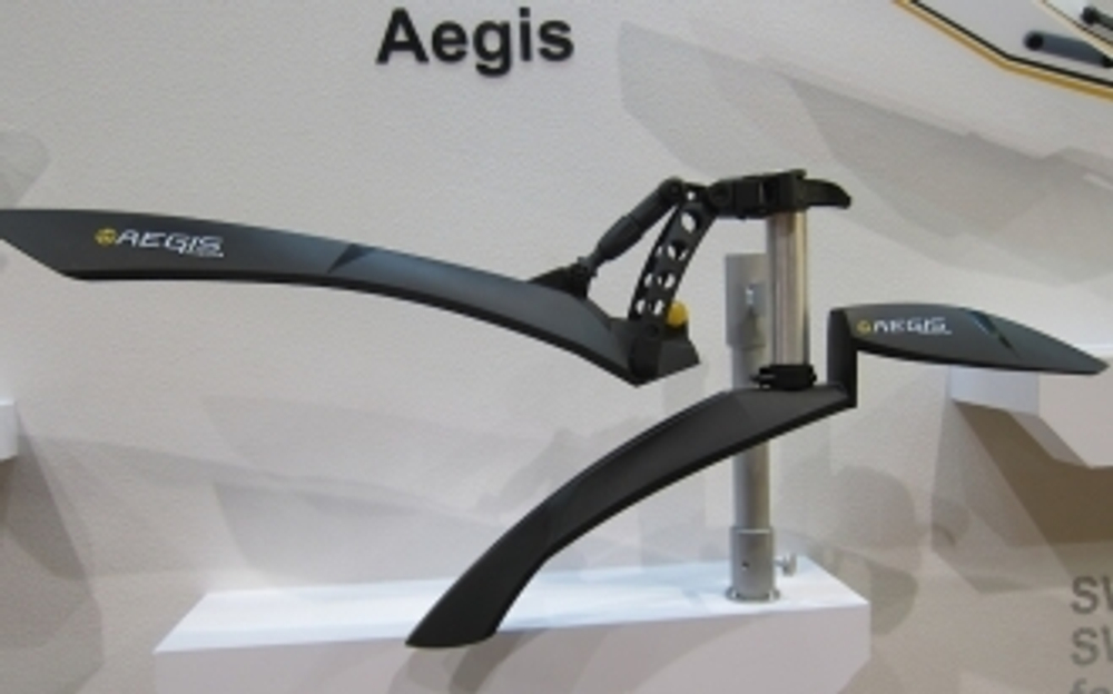 Крылья FLINGER "Aegis", легкосъёмные, регулируемые на 40мм, для 29", инд уп. SW-FI-155F/R-B