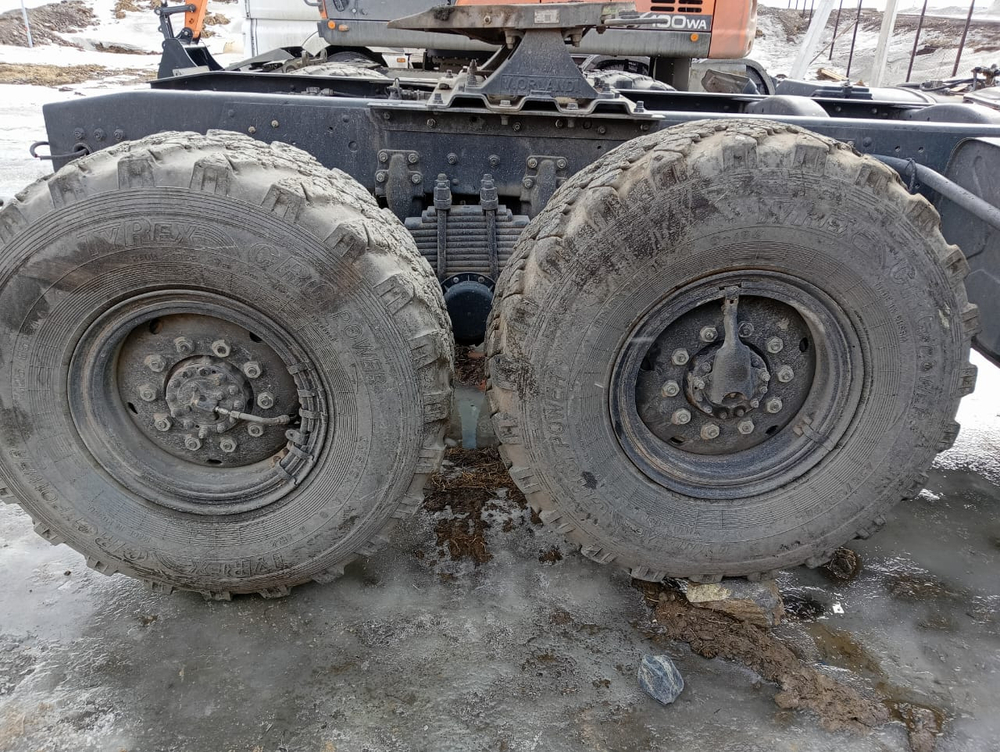 КамАЗ 53504 6x6 Седельный тягач 53504-50 (Дизельный, 11,8 л, 300 л.с., МТ)