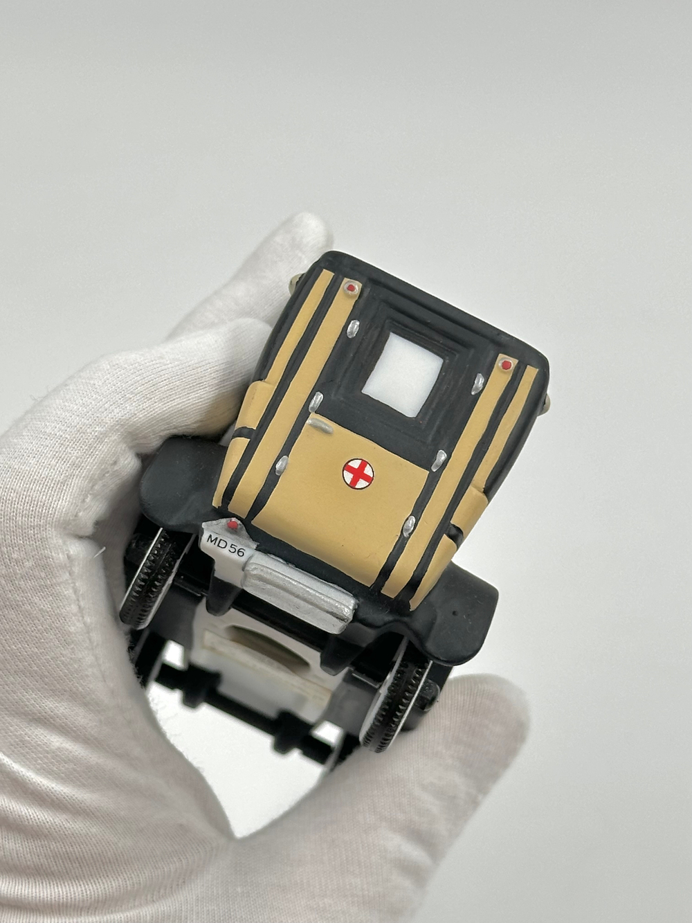 Фигурка Автомобиль скорой помощи Department 56