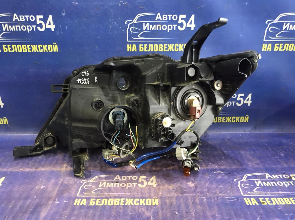 Фара передняя правая NISSAN SERENA 2010-2013