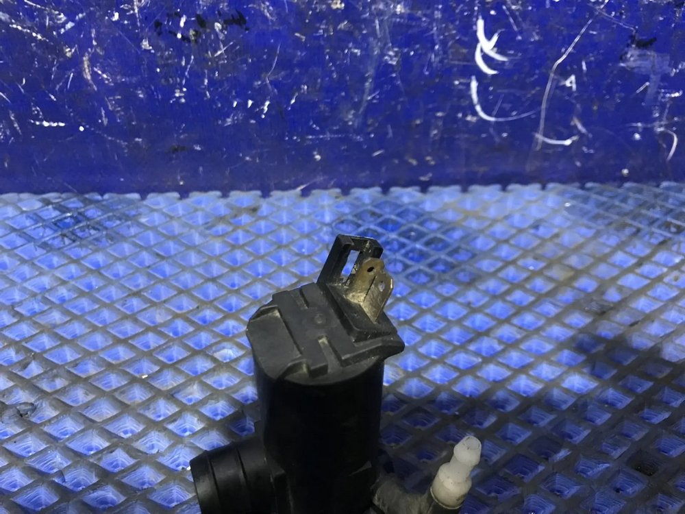 Моторчик бачка омывателя MAZDA DEMIO 2000