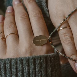 подвеска «четыре стороны света» на нити из агата