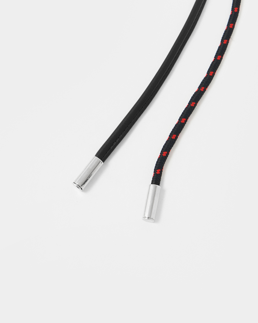 Шнурок двойной черный