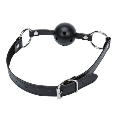 Дышащий кляп на кожаном ремешке с застежкой Onjoy BDSM Breathable Ball Gag (черный) (Цвет: черный)