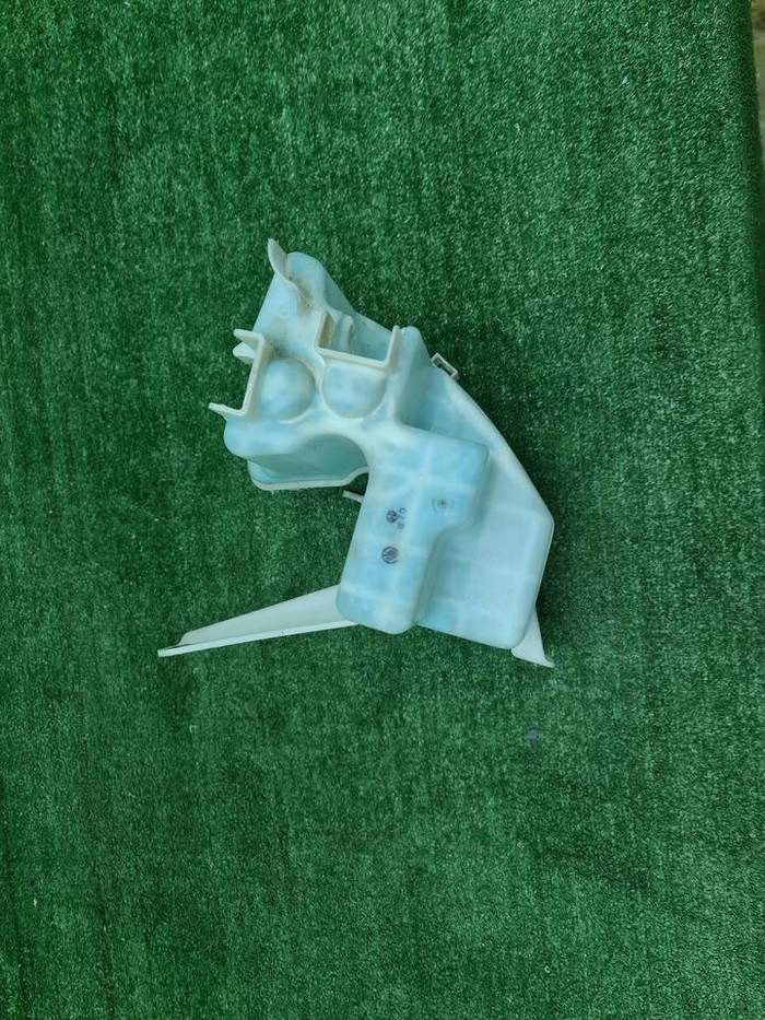 Бачок омывателя Toyota Camry xv70 (2017-н.в.)