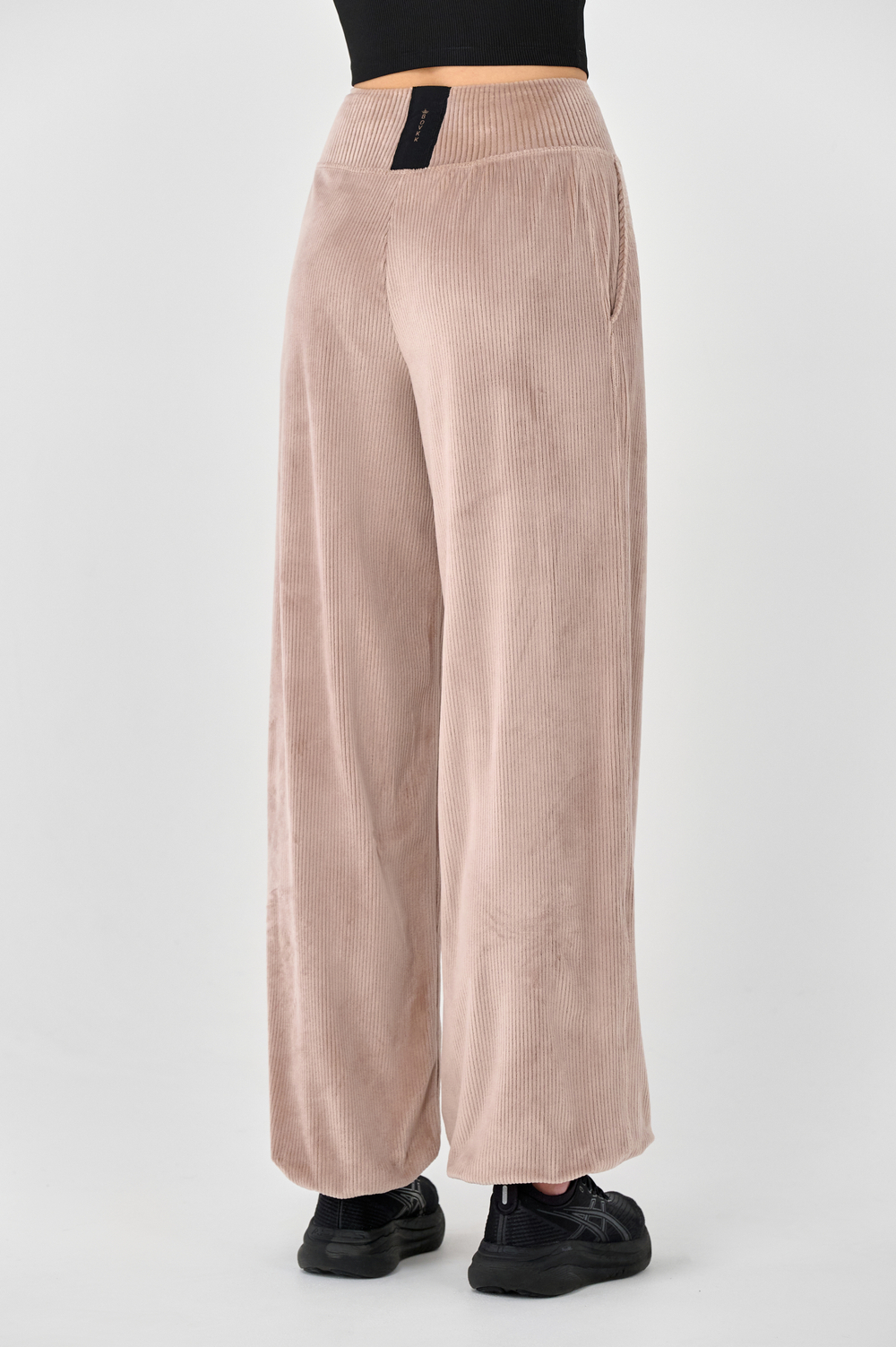 Брюки велюровые широкие с манжетами с карманами