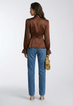 Блуза с бантом приталенная