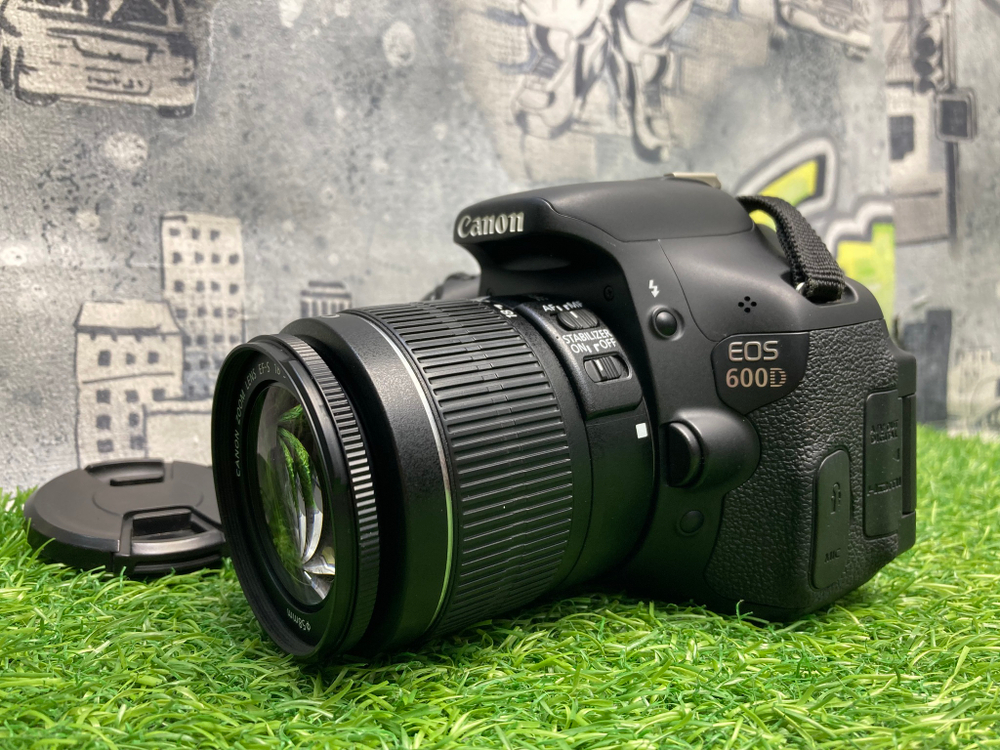 Canon 600D Kit 18-55mm IS II 6.100 кадров