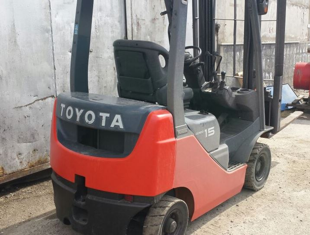 Погрузчик бензиновый TOYOTA 8FGL15 г/п 1,5 тонны, 2009 г.в.