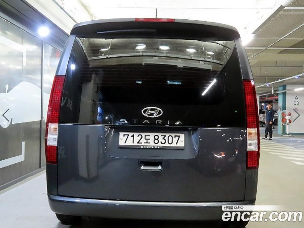 Hyundai Staria 4WD Tourer 11-и местный (04.2022)