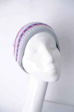 Шапка из акрила