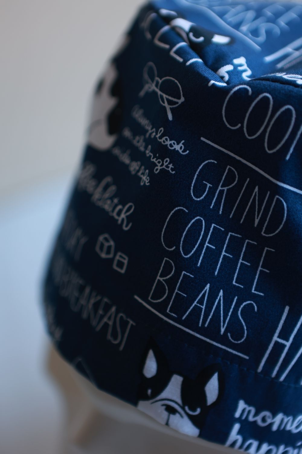 Медицинский колпак (Принт «Мопсы на синем»)