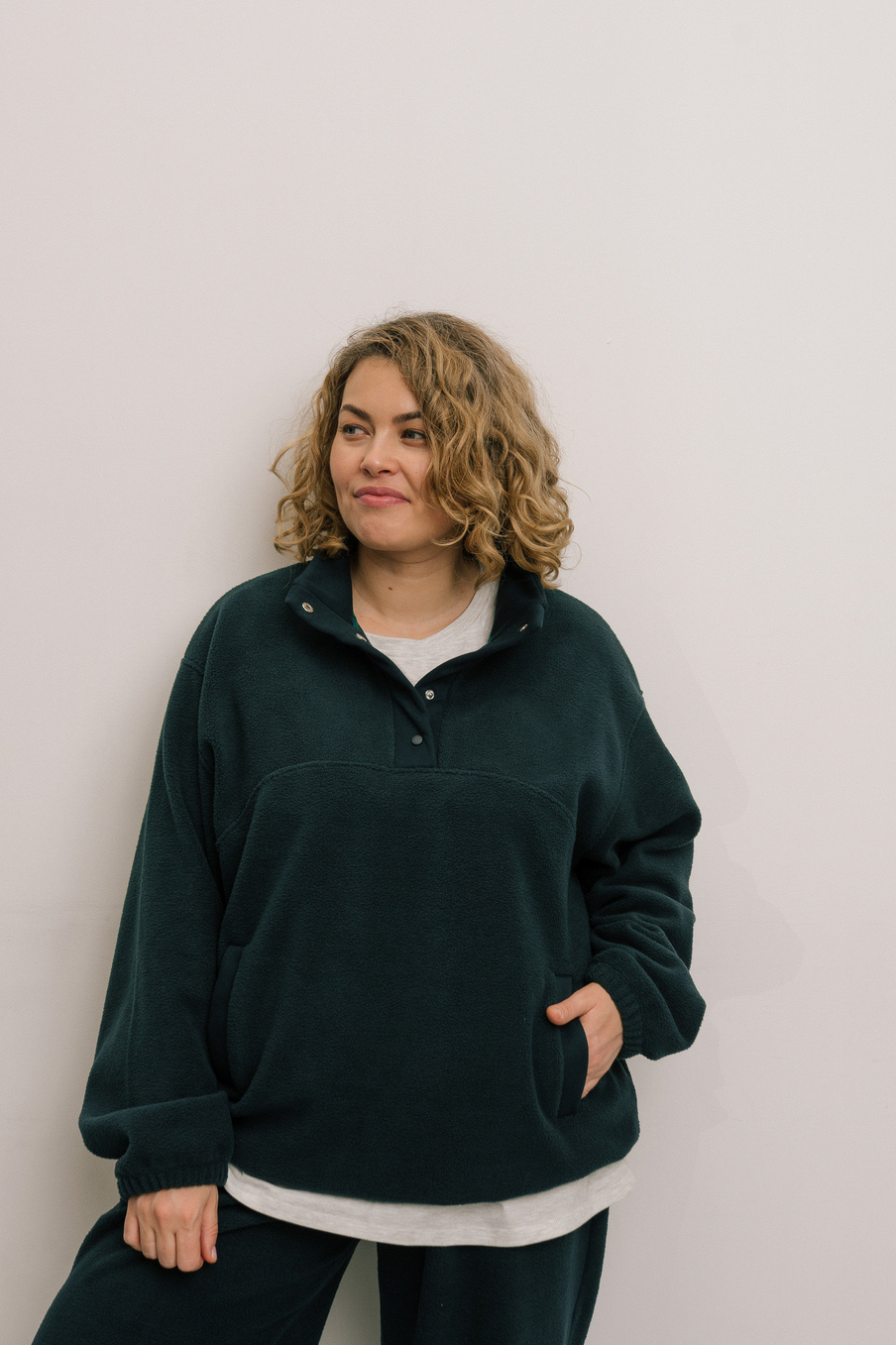 Свитшот с воротником на кнопках из футера барашек в 2 цветах