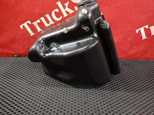 Бачок омывателя лобового стекла