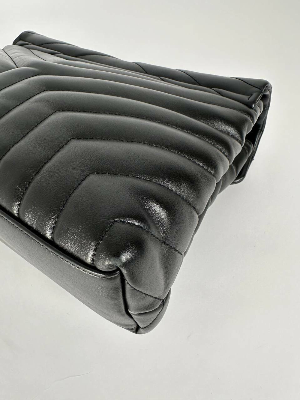 Сумка Saint Laurent LouLou medium