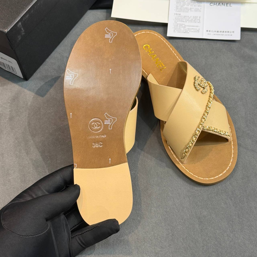 Шлепанцы Chanel