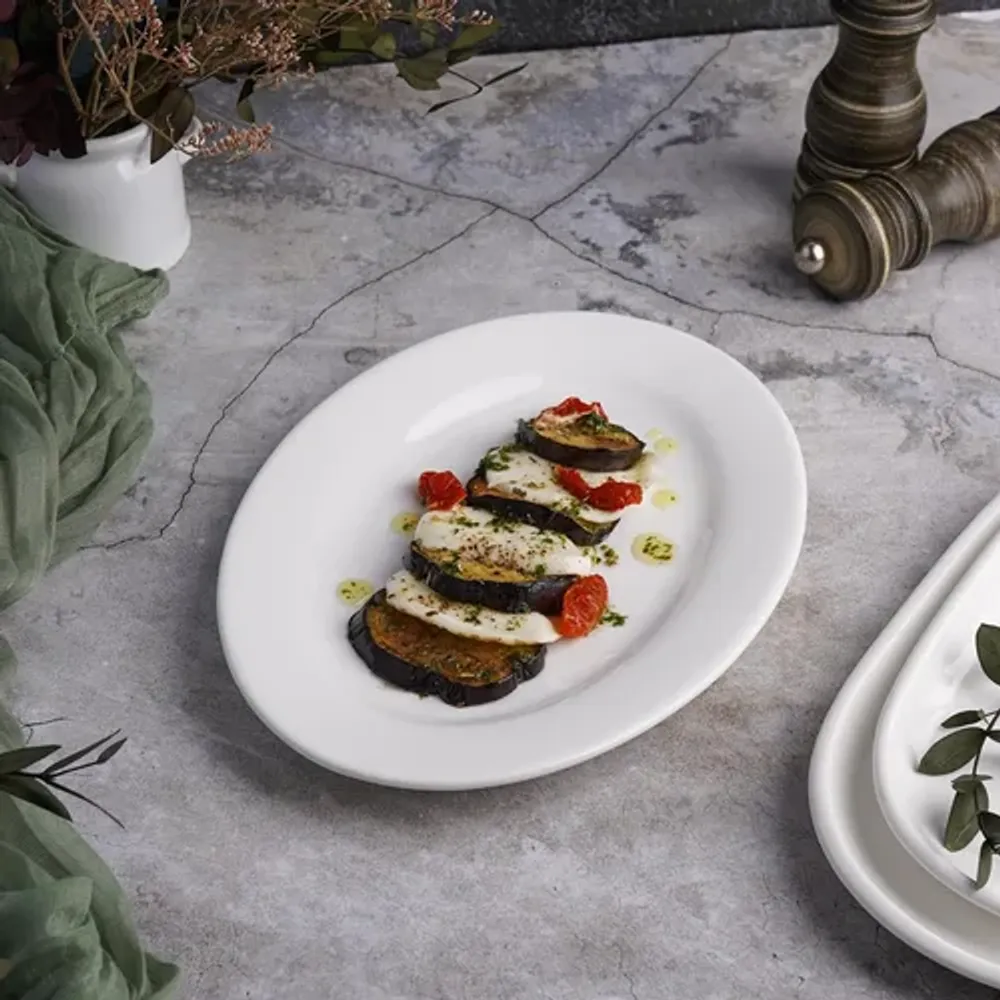 Блюдо овальное 25*18 см h2,3 см белое фарфор P.L. Proff Cuisine [6]