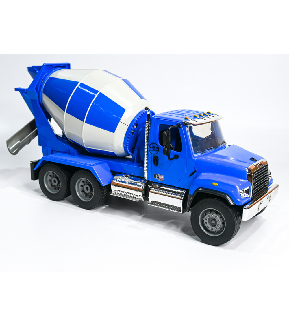 Радиоуправляемый бетоновоз Double Eagle Freightliner 114SD 1/20 2.4G RTR