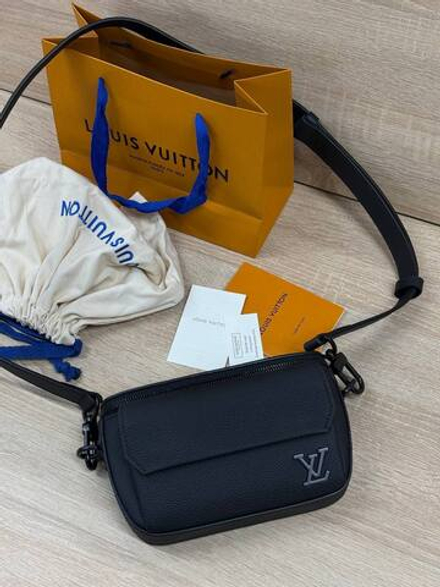 Сумка-мессенджер Louis Vuitton