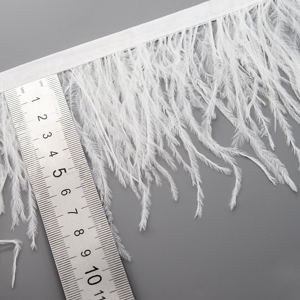 Страусиные перья на ленте, оттенок "Белый"