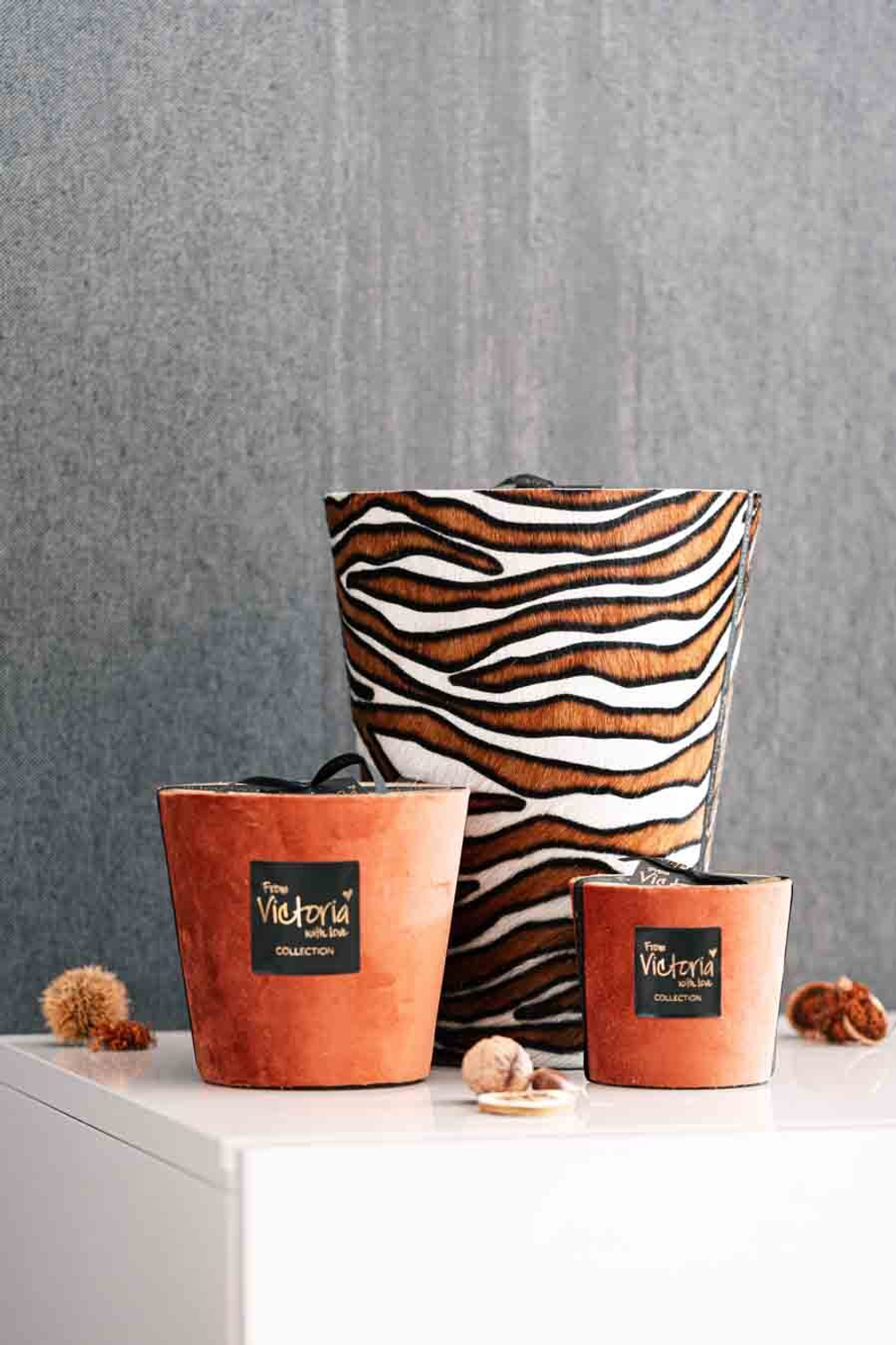 Свеча ароматическая 400г Victoria with Love Velvet cognac