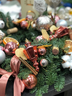 Композиция на праздничный стол