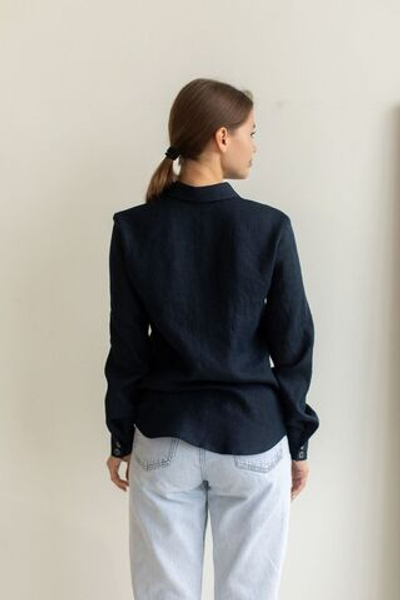 Рубашка изо льна темно-синего цвета