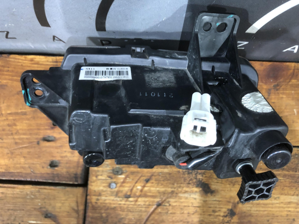 ПТФ передняя правая Geely Coolray 19-нв Б/У Оригинал 6600107979