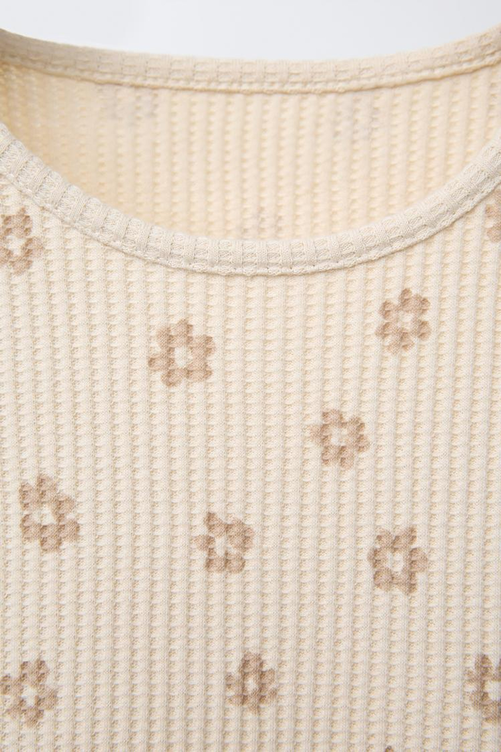 ZARA ПЛАТЬЕ ИЗ РЕЛЬЕФНОЙ ТКАНИ С ЦВЕТОЧНЫМ ПРИНТОМ, ВАНИЛЬНЫЙ