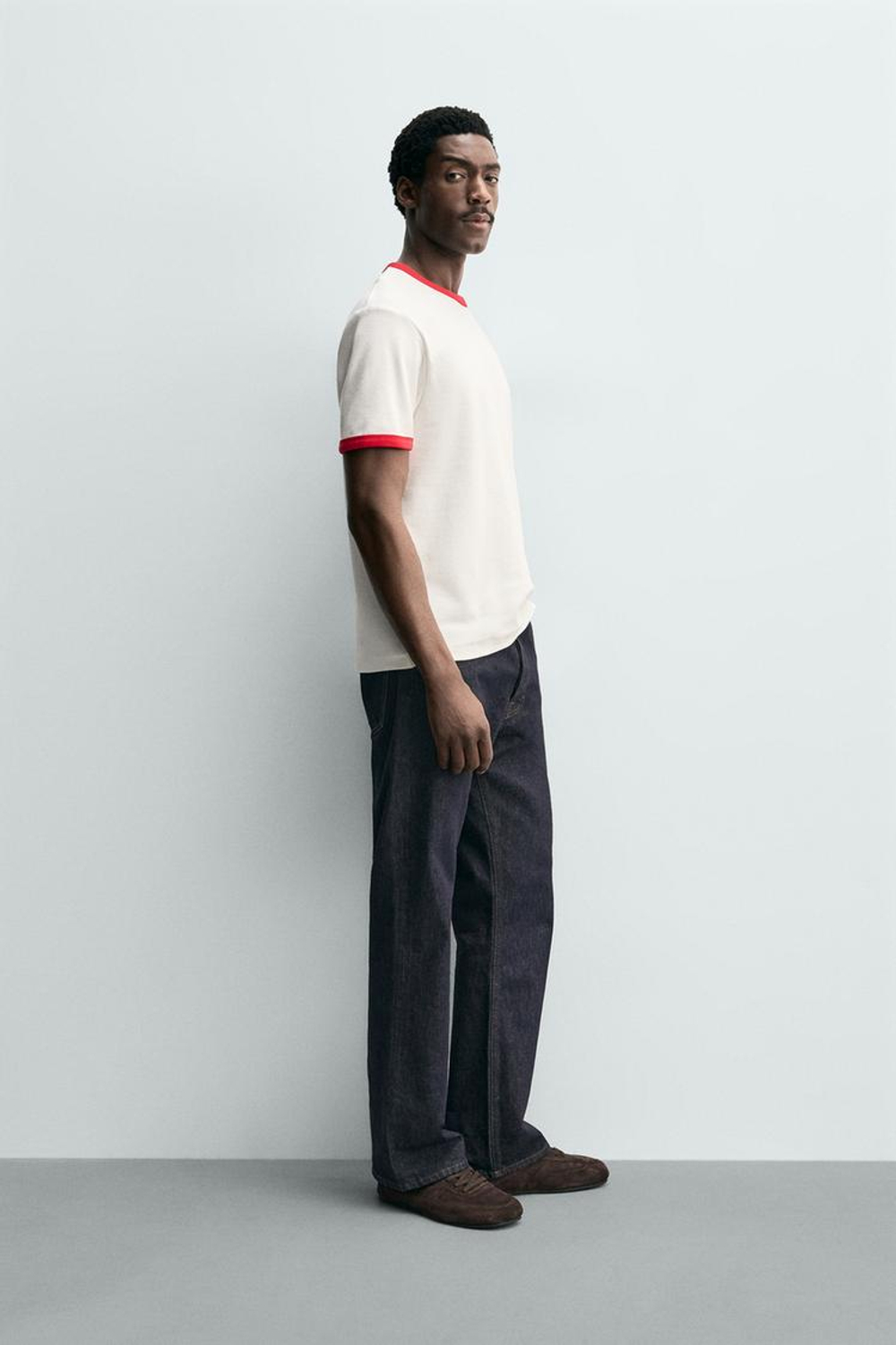 ZARA ФУТБОЛКА В РУБЧИК С КОНТРАСТНОЙ ОТДЕЛКОЙ БАЗОВАЯ, БЕЛЫЙ/КРАСНЫЙ