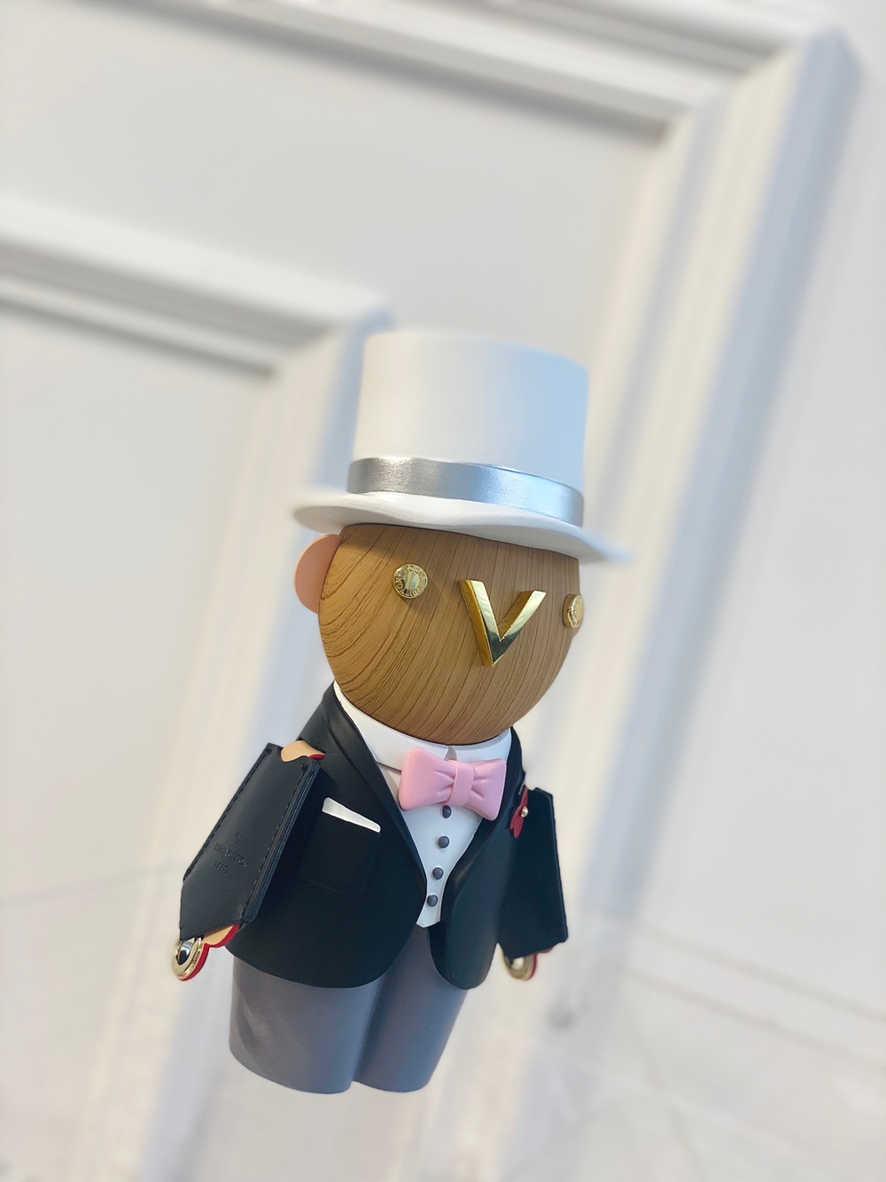 Louis Vuitton Gaston Bridegroom