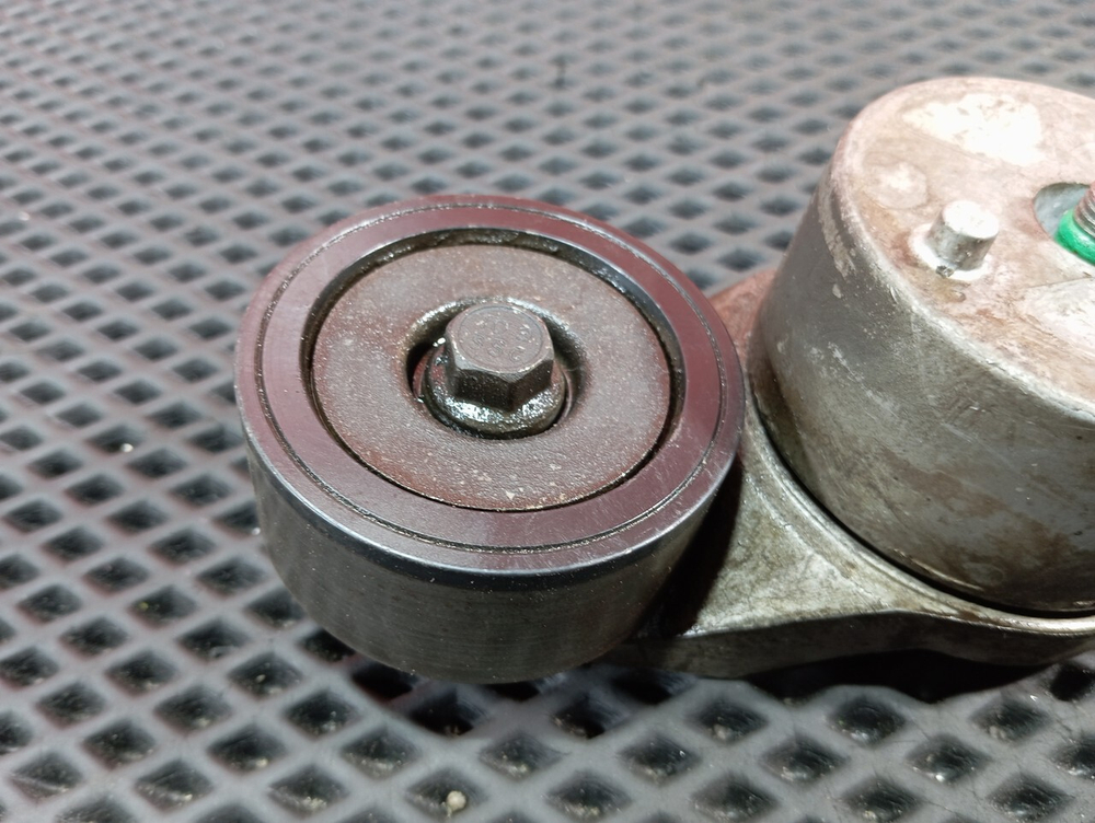 Ролик-натяжитель 2018г.