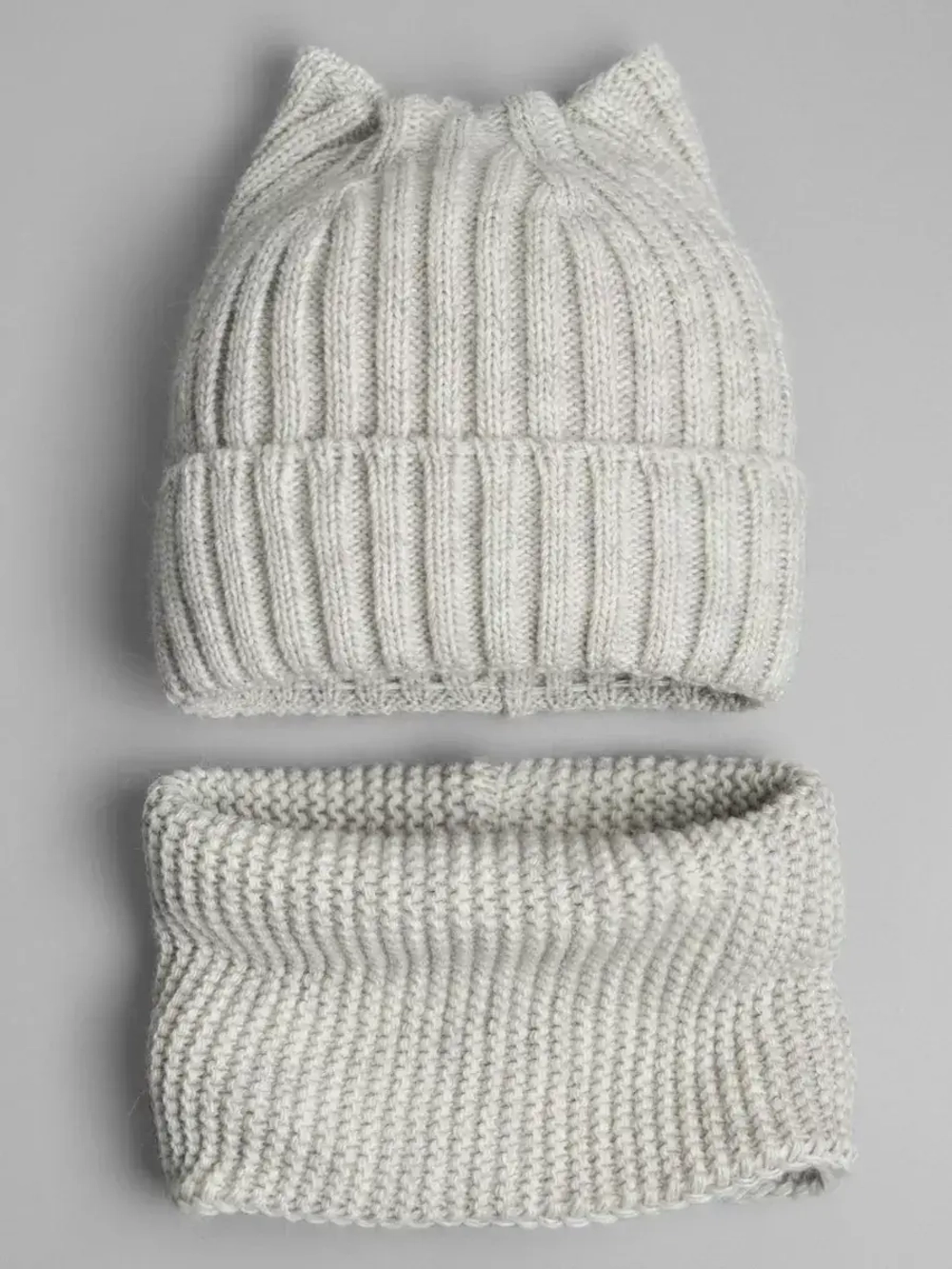 Шапка для девочки осенняя c ушками и снуд