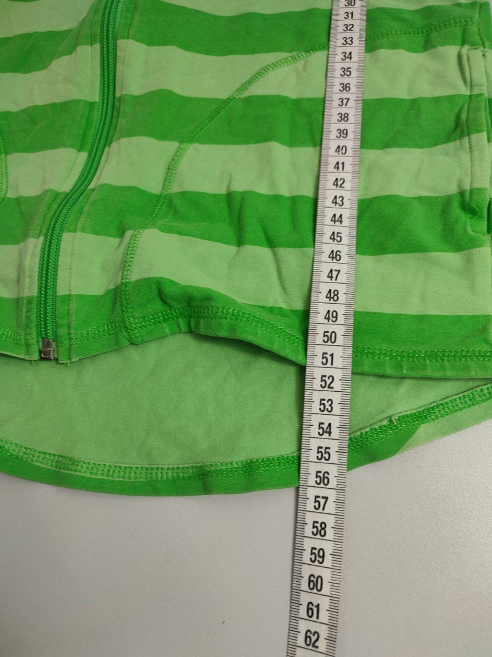 Джемпер красивый в полоску на 10-11 лет