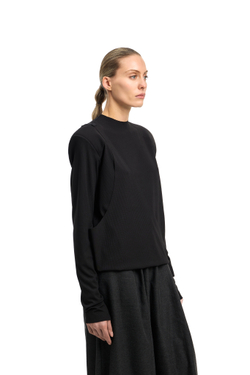 Лонгслив с бельевой деталью черный