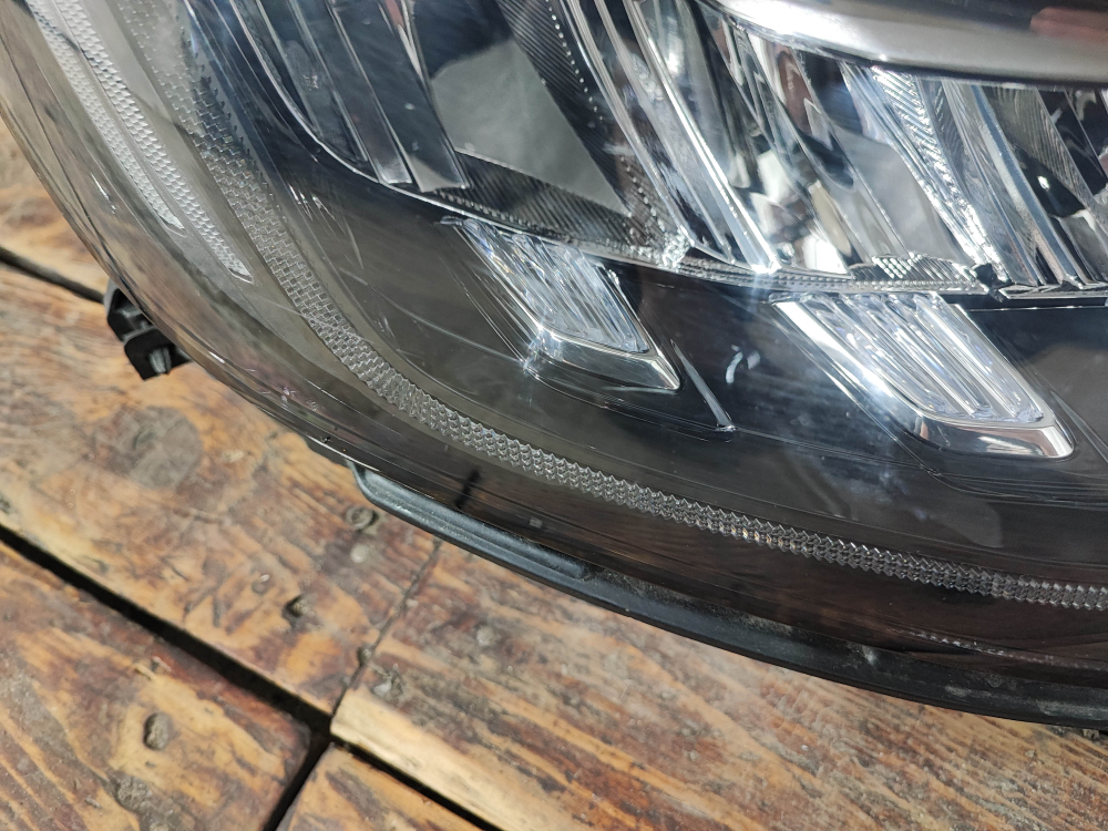 Фара правая Belgee X70 24-нв Б/У Оригинал 6608136347