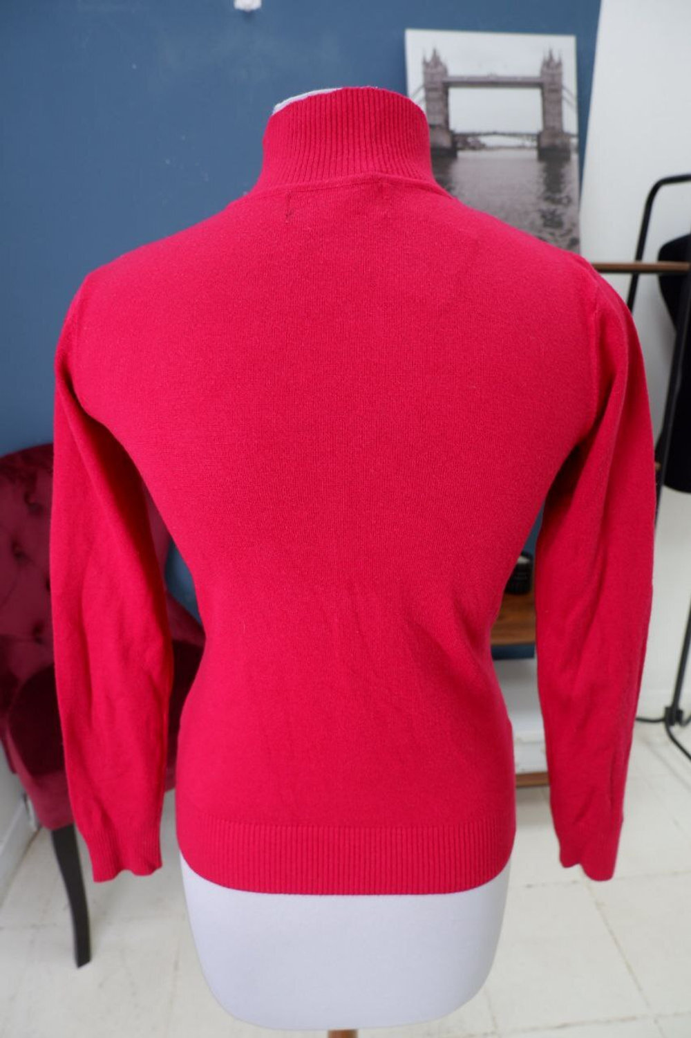 Свитер базовый яркий 42-44 размер