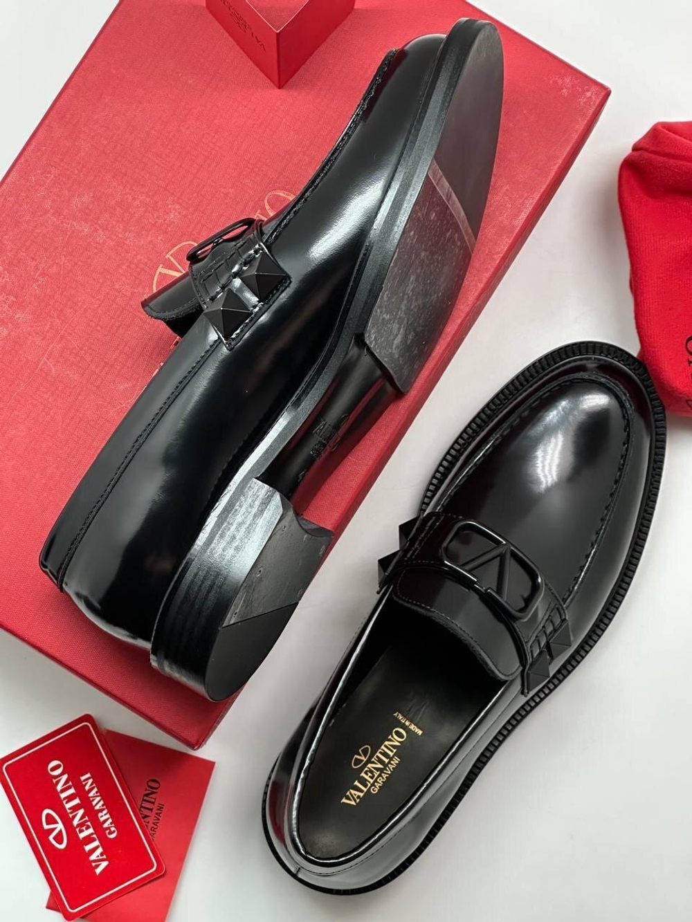 Лоферы Valentino