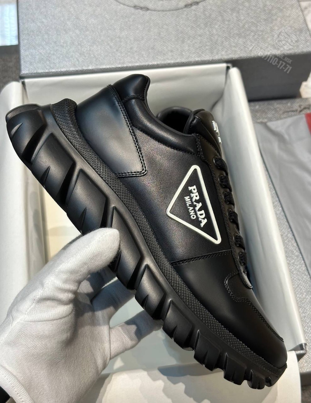 Кроссовки Prada
