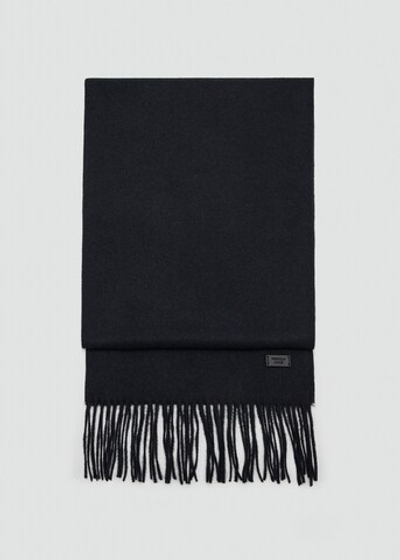 Однотонный шарф с бахромой