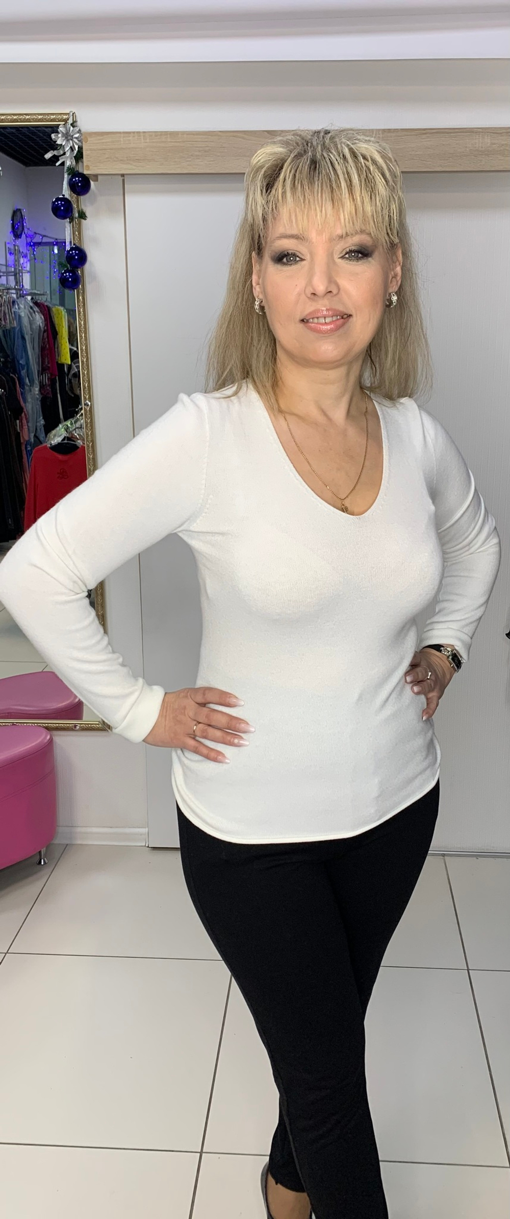 Белый тонкий австийский джемпер