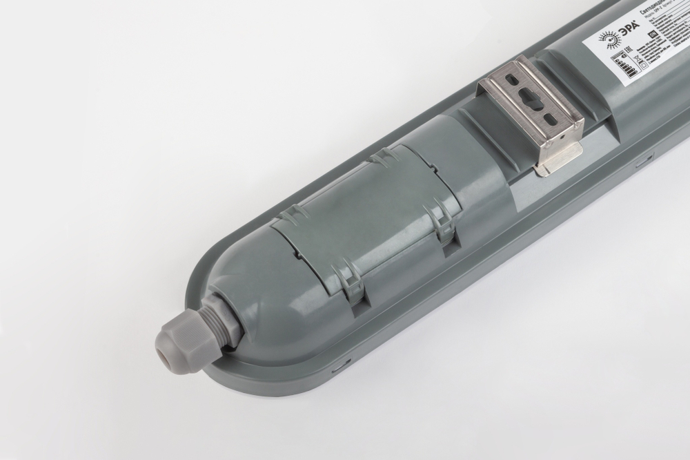 Светильник LED линейный IP65 18Вт 1710Лм 6500К 600мм мат. SPP-201-0-65K-018 ЭРА Б0047173