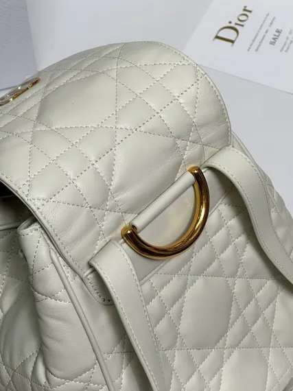 Рюкзак Dior Caro белый, модель среднего формата