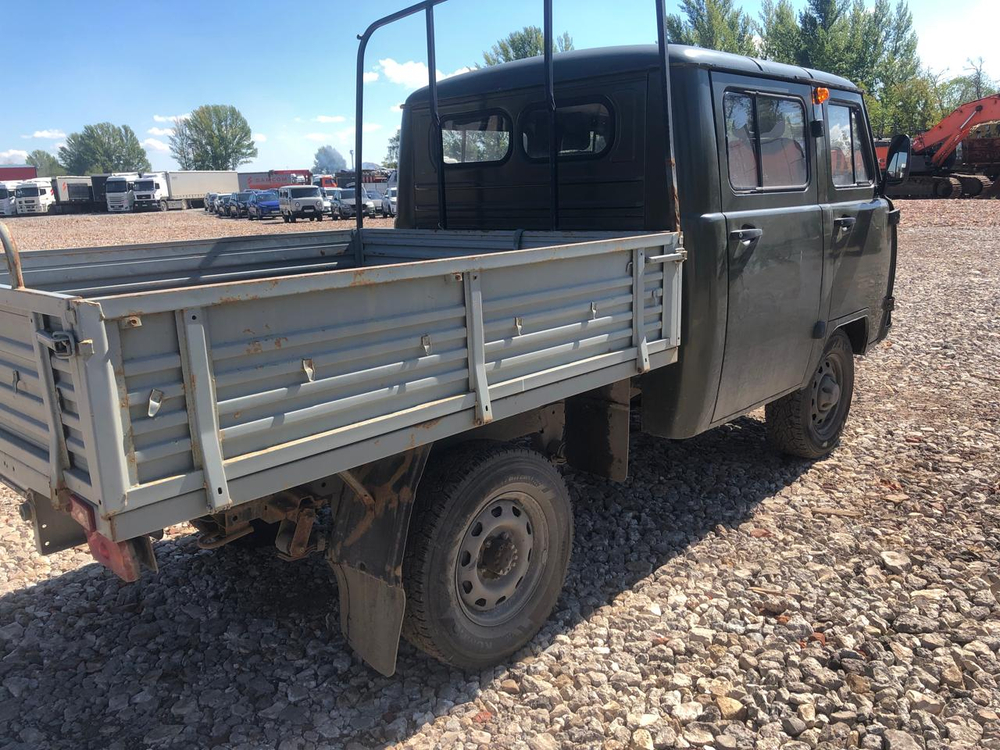 UAZ 3909* Бортовой 390945 (Тент, 4+1 мест, без ABS, Бензиновый, 2,7 л, 112 л.с.)