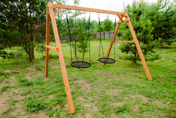 Деревянные качели с двумя качелями гнездо 60 см